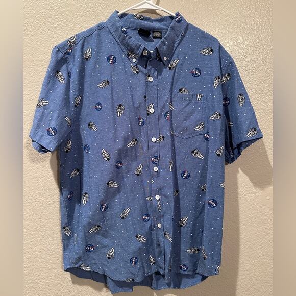 Mad Engine NASA Astronaut stars & galaxy chambray Button Down Sz XL - Picture 1 of 3